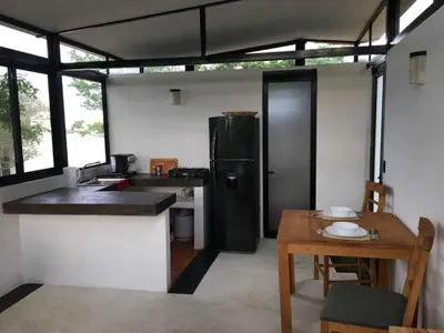 Una cocina o zona de cocina en Double Bungalow With Partial Sea View, Full Kitchen