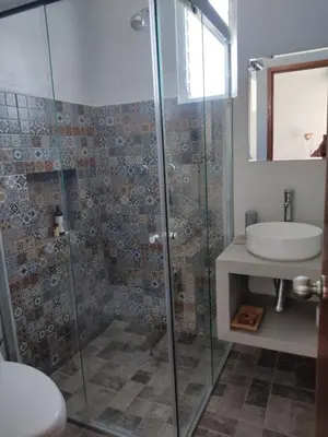 Un baño de Casa las Galias.