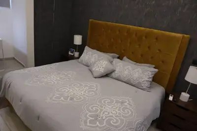 Cama o camas de una habitación en Luxurious and Central Apartment 2Br