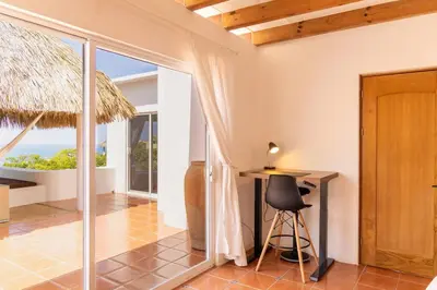 Plano de Gorgeous Beach House with incredible oceanview