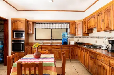 Una cocina o zona de cocina en Casona San Germán - Alojamiento para 14 personas en Oaxaca