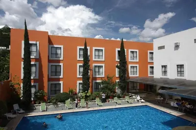 Piscina en o cerca de Hotel Oaxaca Dorado